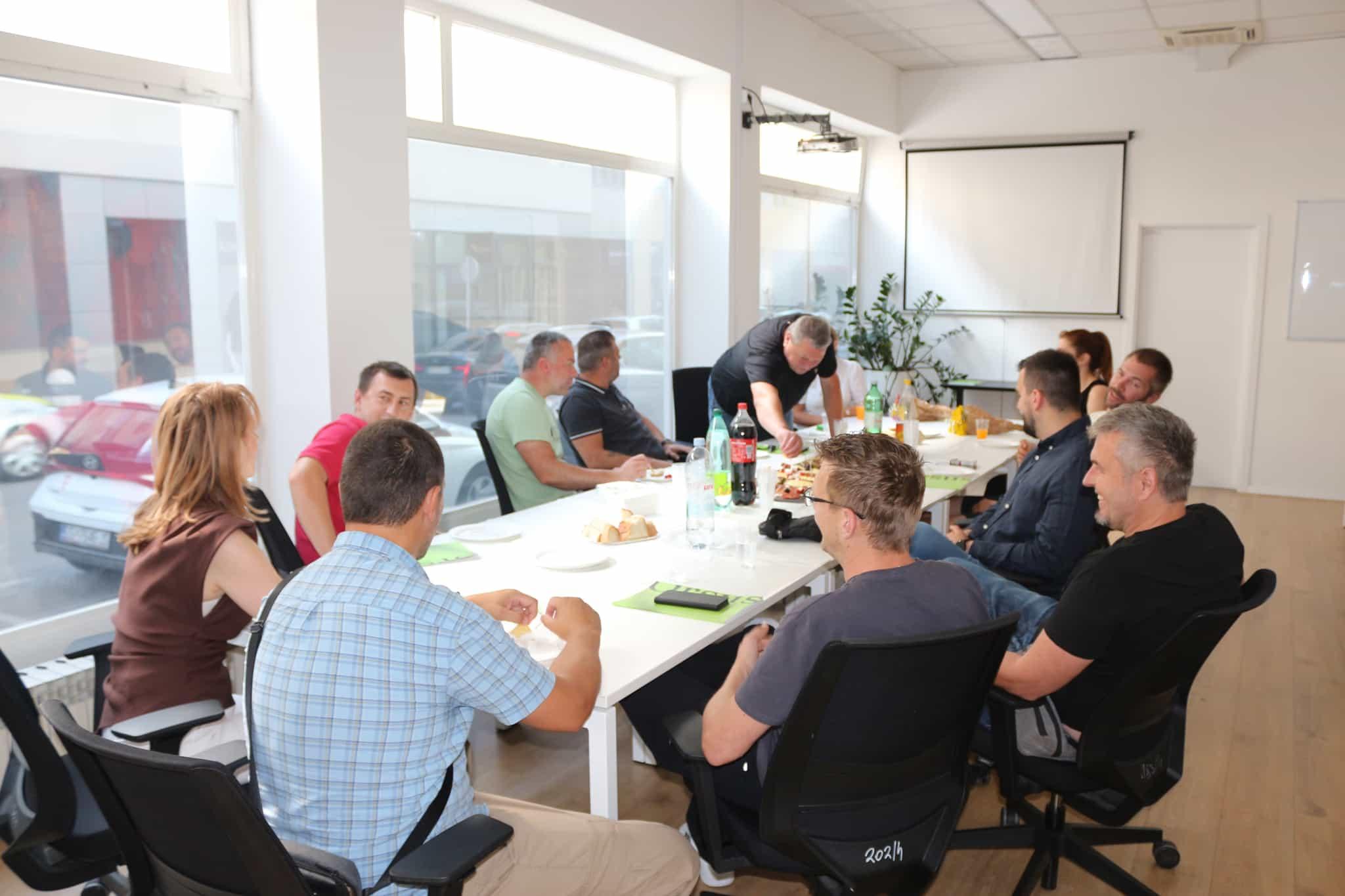 Prva generacija stručnjaka za optičke mreže završila program